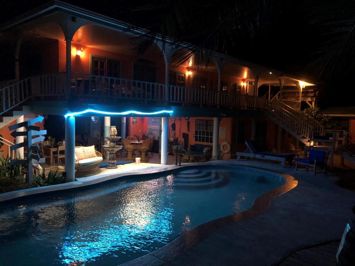 Coral Cove Inn Майя-Бич Экстерьер фото